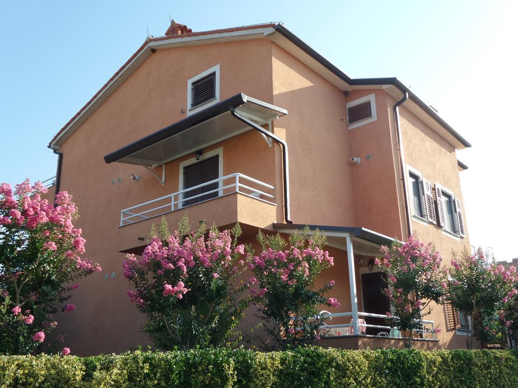 Apartmani Lina Umag Kültér fotó